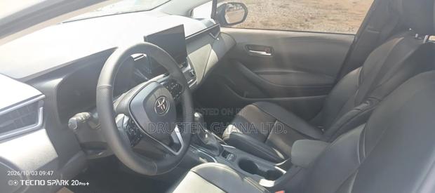 Toyota Corolla Hybrid 2023 White