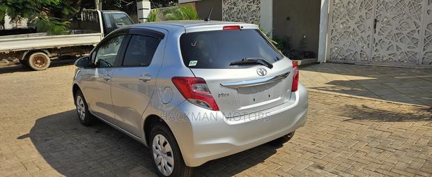 Toyota Vitz 2016 Silver