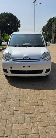 Toyota Sienta 1.5 FWD 2012 White for sale