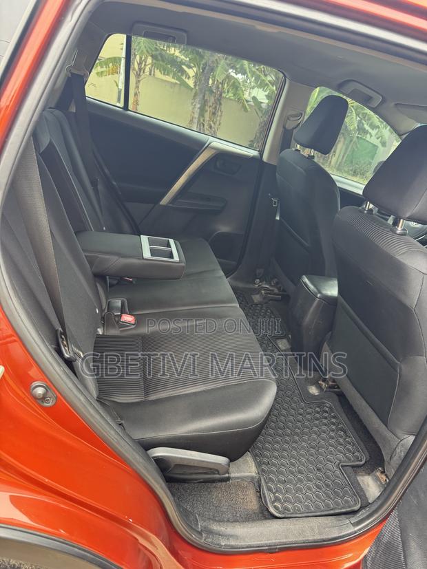 Toyota RAV4 2015 Orange