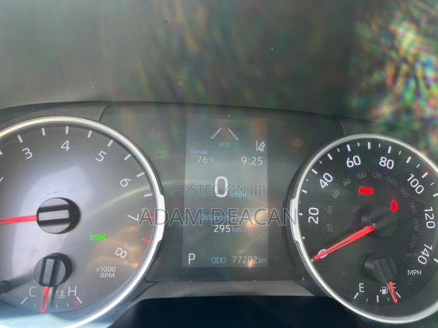 Toyota RAV4 XLE Premium AWD 2019 Silver