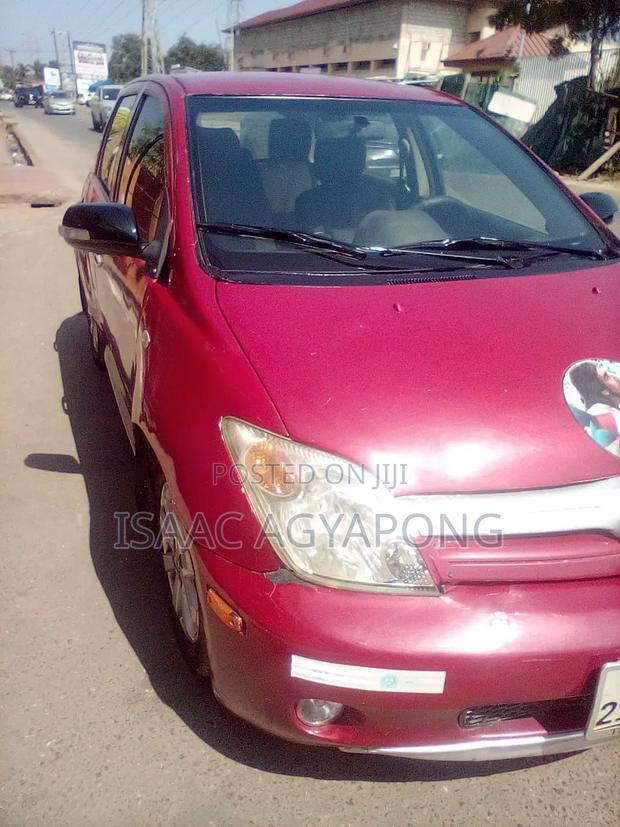 Toyota IST 2003 Red