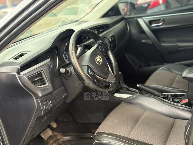 Toyota Corolla S 4dr Sedan (1.8L 4cyl CVT) 2016 Gray