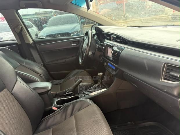 Toyota Corolla S 4dr Sedan (1.8L 4cyl CVT) 2016 Gray