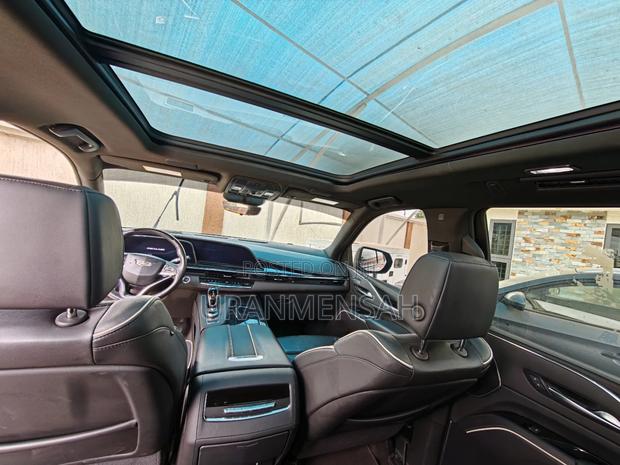 Cadillac Escalade Luxury 2024 Black