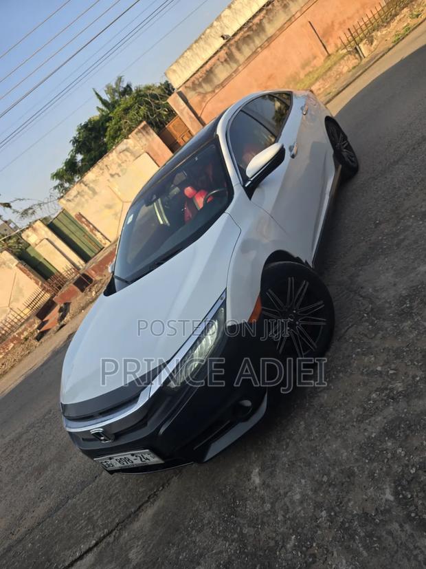 Honda Civic Touring 4dr Sedan (1.5L 4cyl) 2016 White