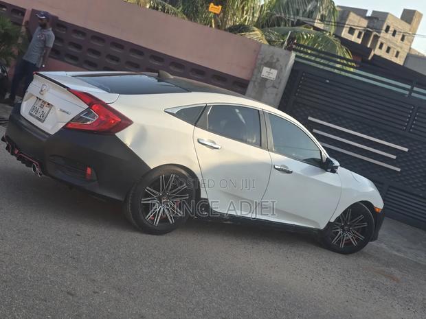 Honda Civic Touring 4dr Sedan (1.5L 4cyl) 2016 White