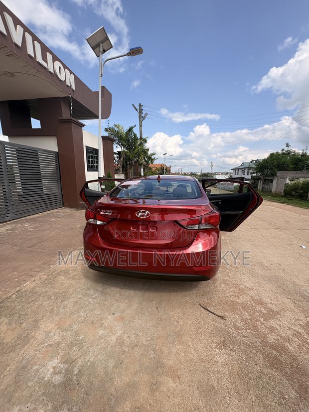 Hyundai Elantra SE 4dr Sedan (1.8L 4cyl 6A) 2015 Red