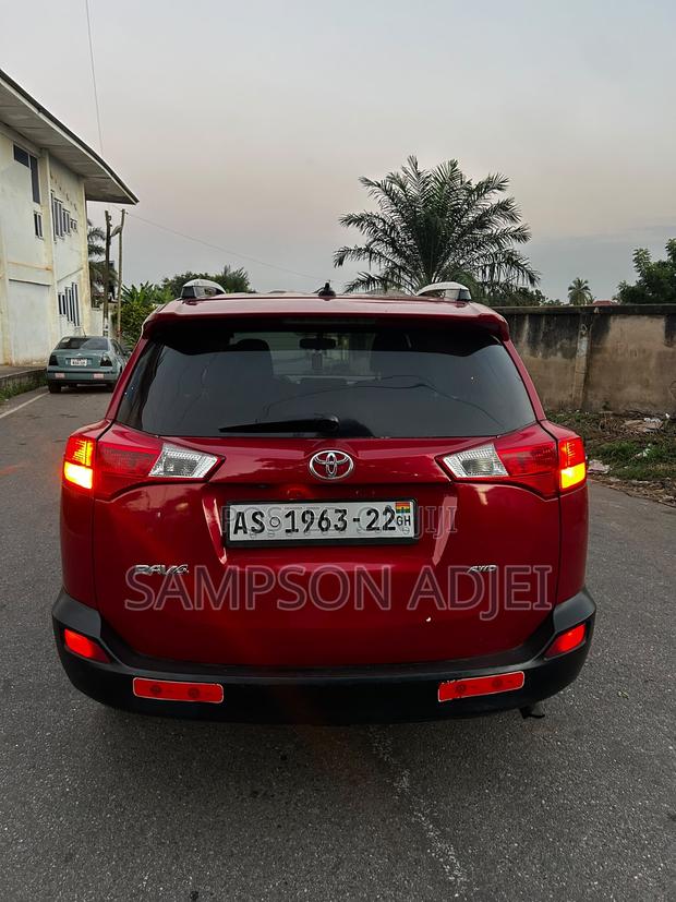 Toyota RAV4 2015 Red