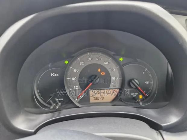 Toyota Vitz 1.3 FWD 3dr 2017 Yellow