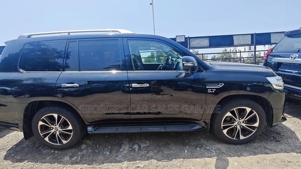 Toyota Land Cruiser 5.7 V8 VX-S 2021 Black