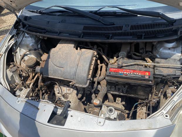 Toyota Belta 2010 Silver