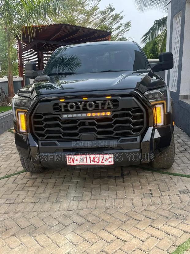 Toyota Tundra 2022 Black