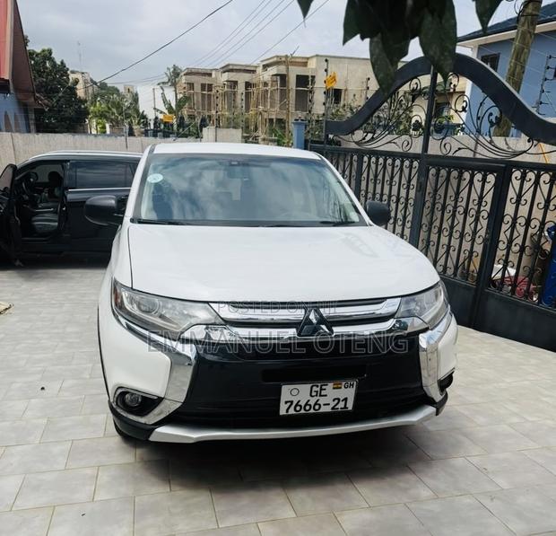 Mitsubishi Outlander 2017 Off white