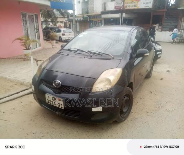 Toyota Vitz 2010 Black