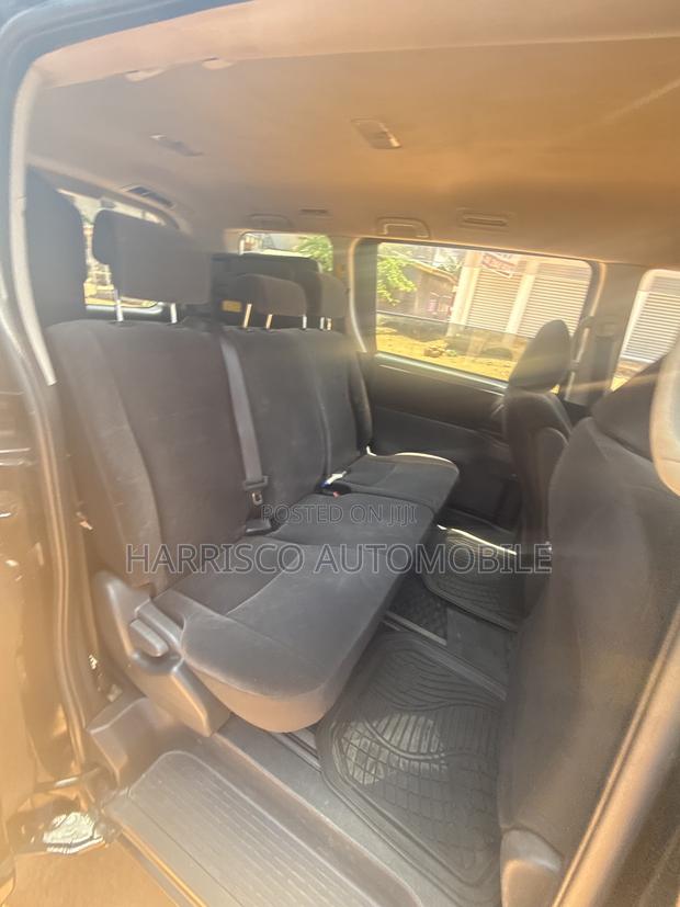 Toyota Voxy V 4WD 8-Seater 2012 Black