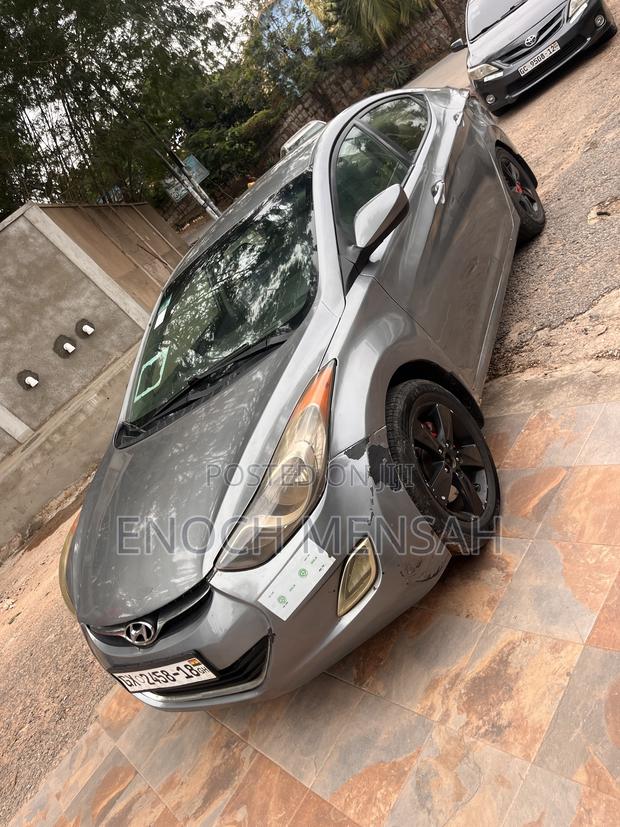 Hyundai Elantra GLS Sedan FWD (1.8L 4cyl 6M) 2013 Gray