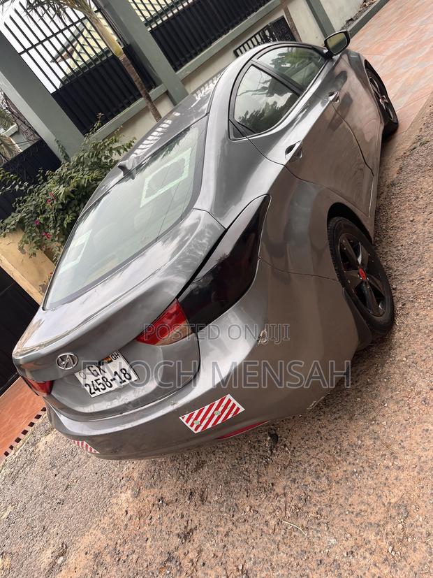 Hyundai Elantra GLS Sedan FWD (1.8L 4cyl 6M) 2013 Gray