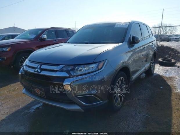 Mitsubishi Outlander 2016 Gray