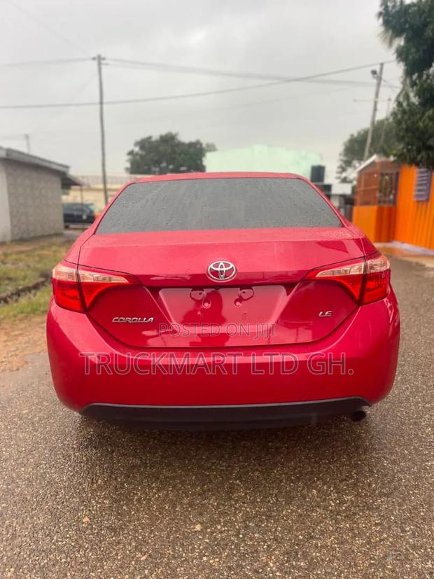 Toyota Corolla LE Eco (1.8L 4cyl 2A) 2018 Red