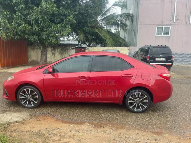 Toyota Corolla LE Eco (1.8L 4cyl 2A) 2018 Red