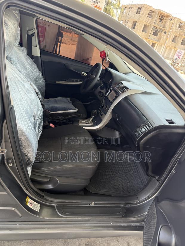 Toyota Corolla 2012 Gray