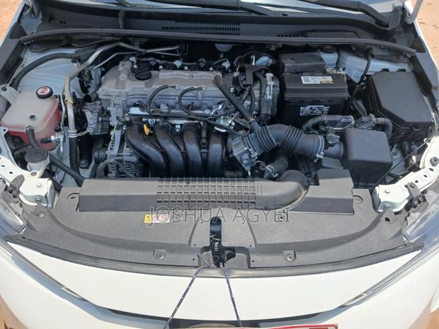 Toyota Corolla LE 2021 White