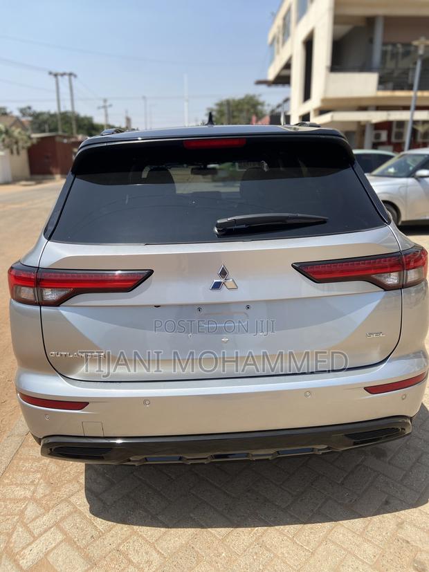 Mitsubishi Outlander SEL 2024 Gray