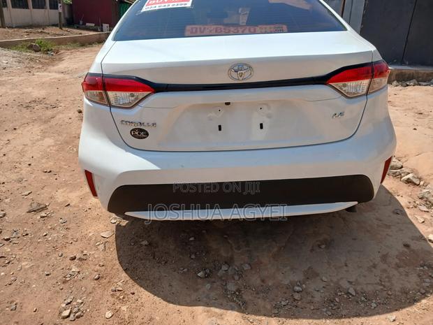 Toyota Corolla LE 2021 White