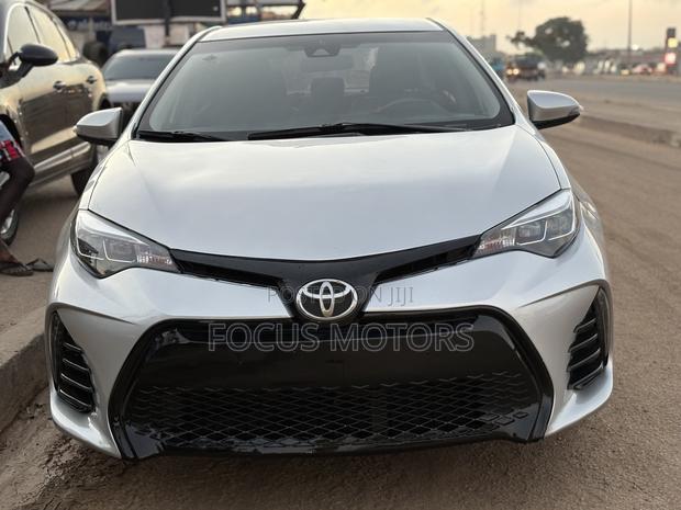 Toyota Corolla SE (1.8L 4cyl 2A) 2019 Silver