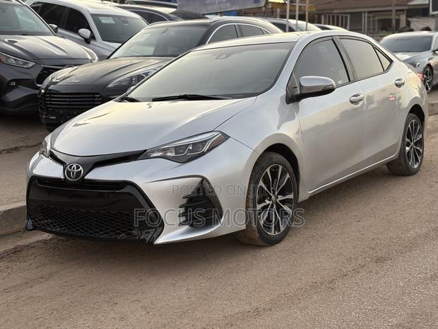 Toyota Corolla SE (1.8L 4cyl 2A) 2019 Silver