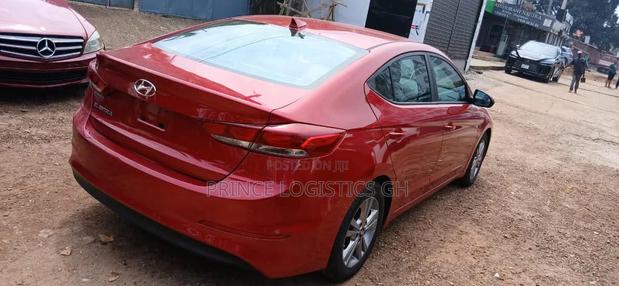 Hyundai Elantra SE Sedan FWD (2.0L 4cyl 6M) 2017 Red
