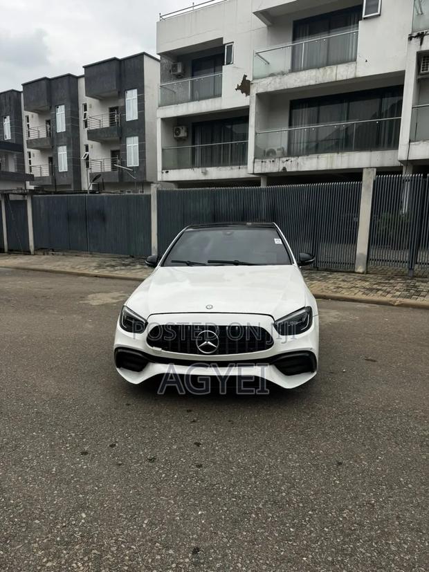 Mercedes-Benz E450 2022 White