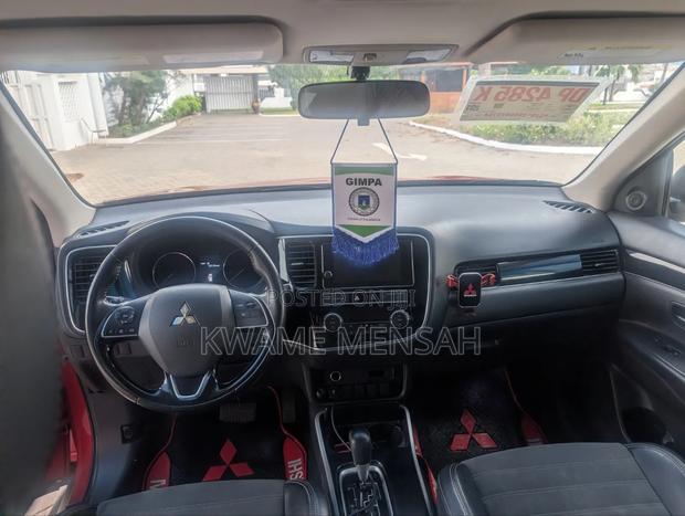Mitsubishi Outlander SE FWD 2019 Red