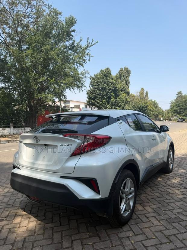 Toyota C-HR 2022 White