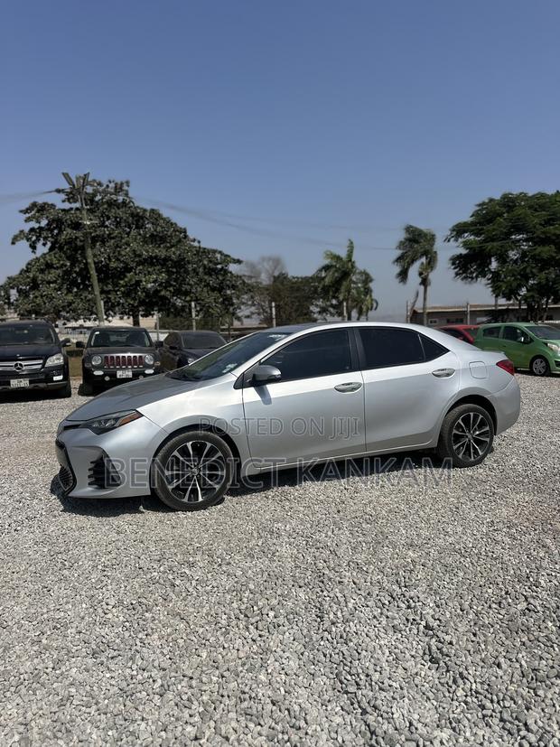 Toyota Corolla SE 4dr Sedan (1.8L 4cyl CVT) 2017 Silver