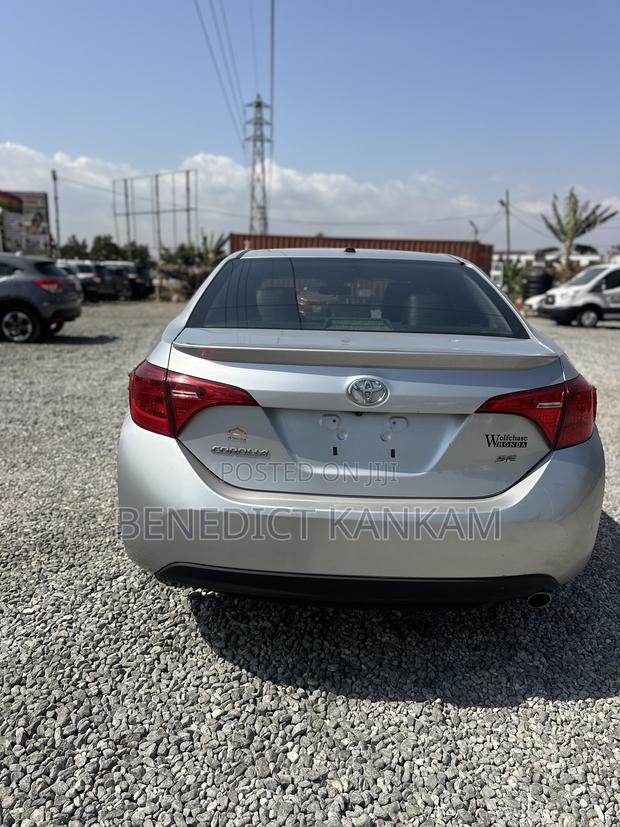 Toyota Corolla SE 4dr Sedan (1.8L 4cyl CVT) 2017 Silver