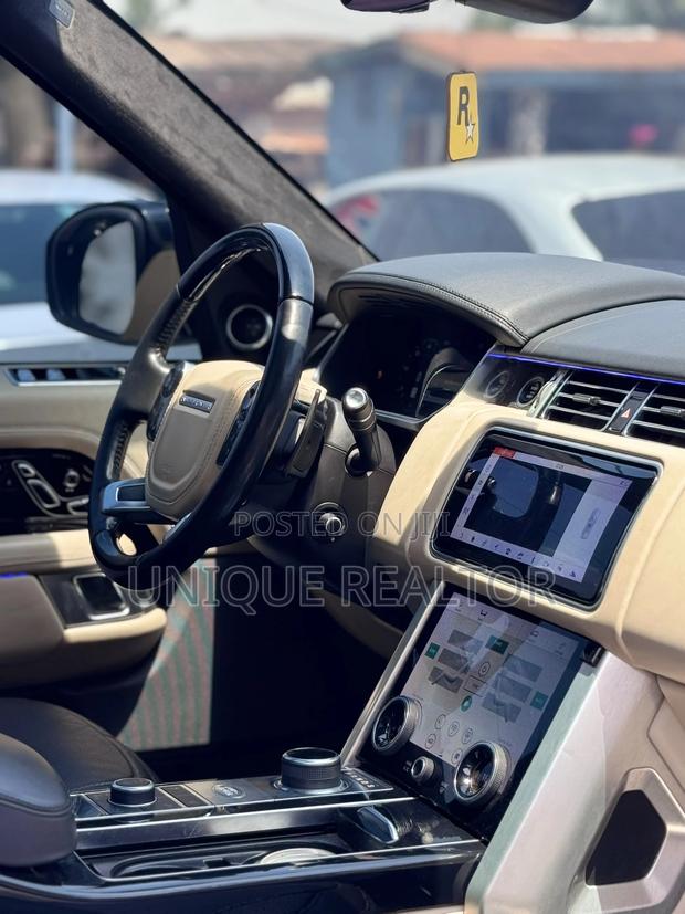 Land Rover Range Rover Vogue 2019 Black
