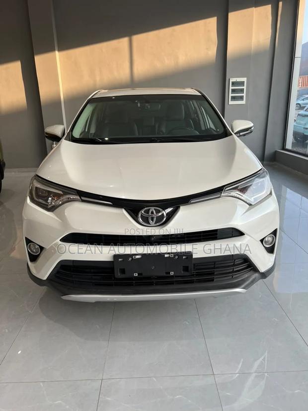 Toyota RAV4 2018 White