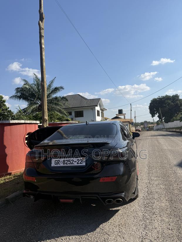 Toyota Camry SE FWD (2.5L 4cyl 8AM) 2018 Black