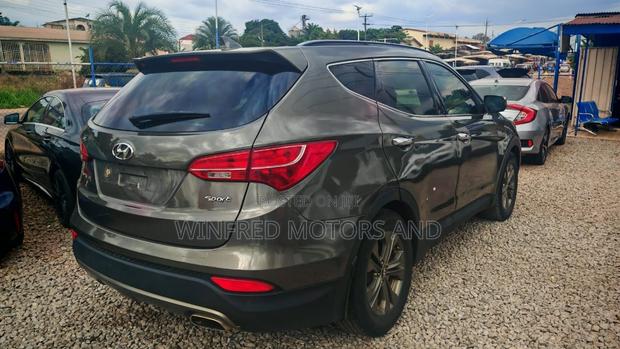Hyundai Santa Fe GLS 4dr SUV (3.3L 6cyl 6A) 2014 Gray