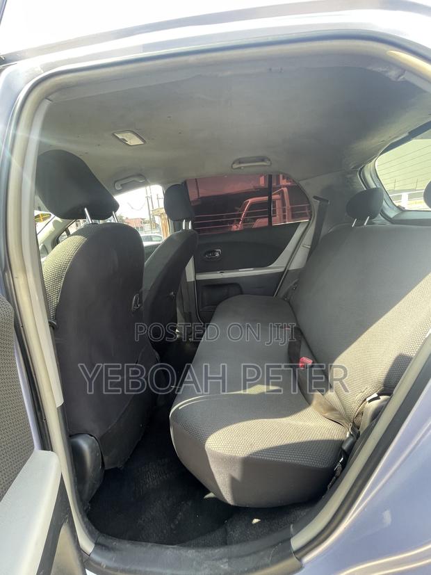 Toyota Vitz 2010 Silver