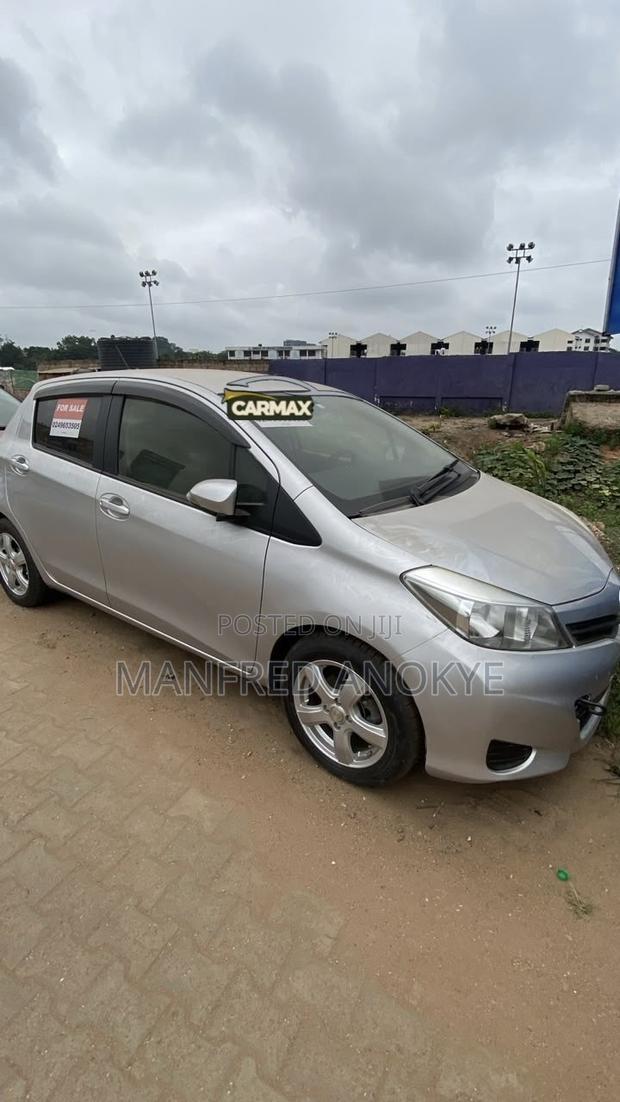 Toyota Vitz 2013 Gray