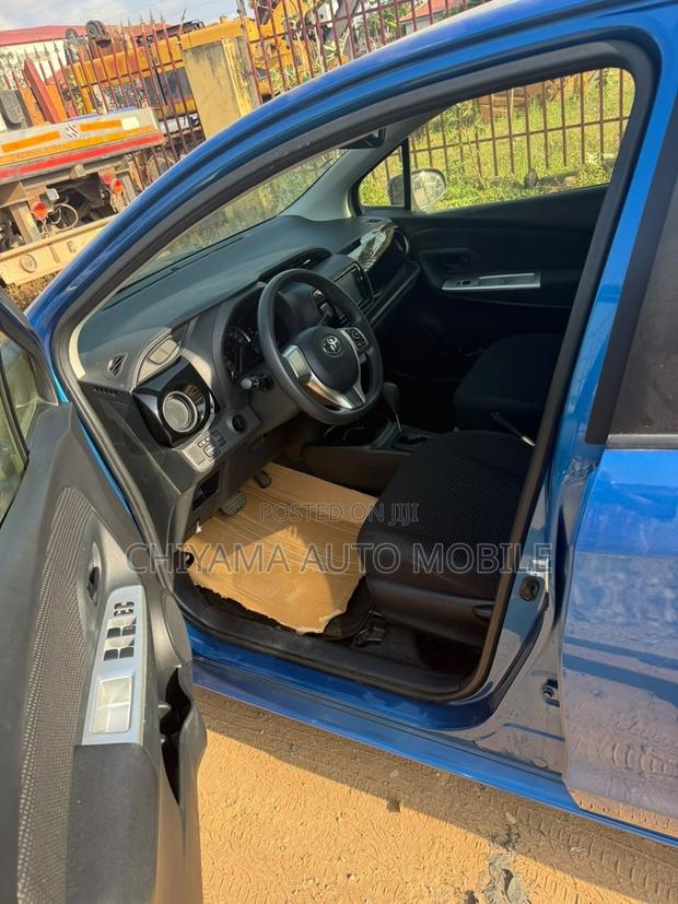 Toyota Vitz 1.3 FWD 3dr 2014 Blue