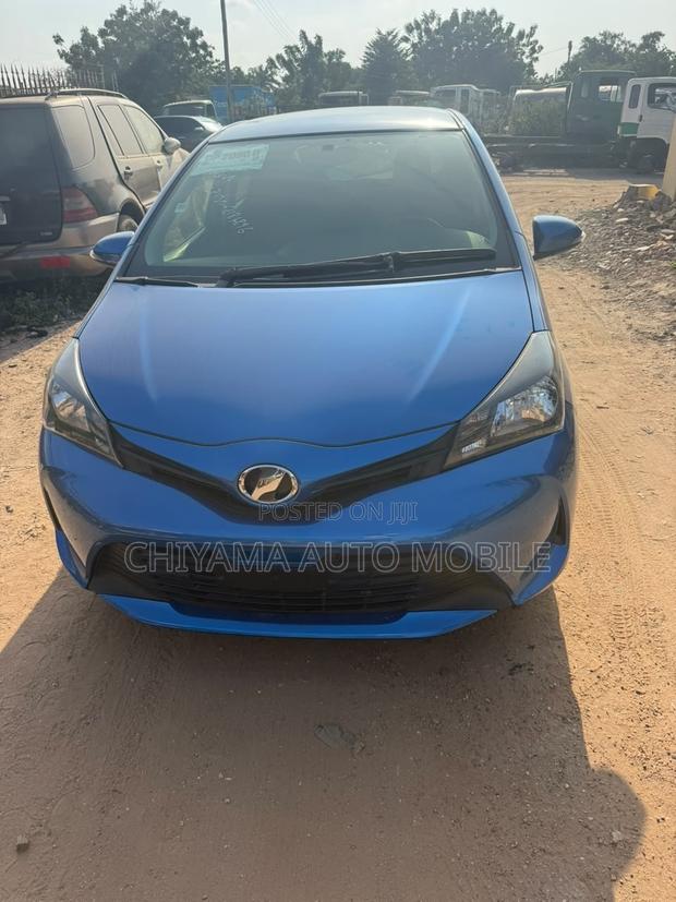 Toyota Vitz 1.3 FWD 3dr 2014 Blue