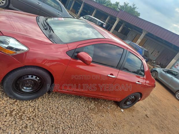 Toyota Yaris 2010 Red