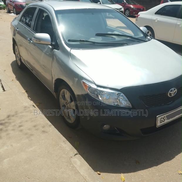 Toyota Corolla LE 4dr Sedan (1.8L 4cyl 4A) 2010 Silver