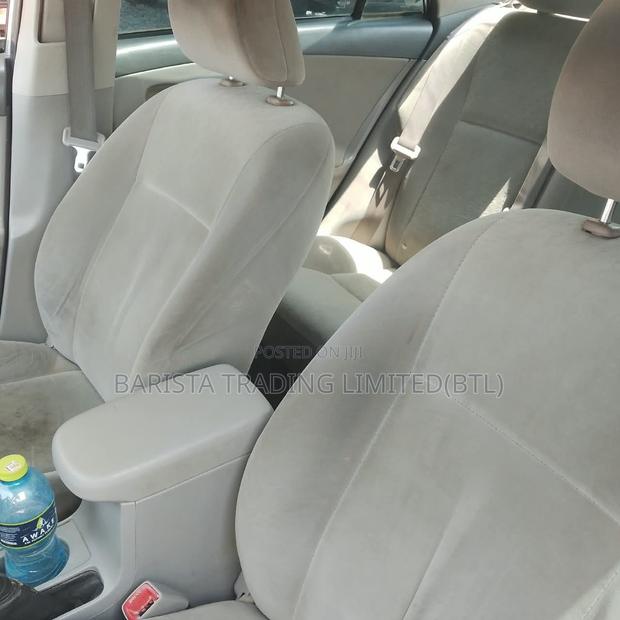 Toyota Corolla LE 4dr Sedan (1.8L 4cyl 4A) 2010 Silver
