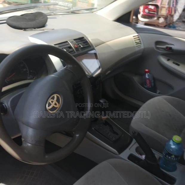Toyota Corolla LE 4dr Sedan (1.8L 4cyl 4A) 2010 Silver