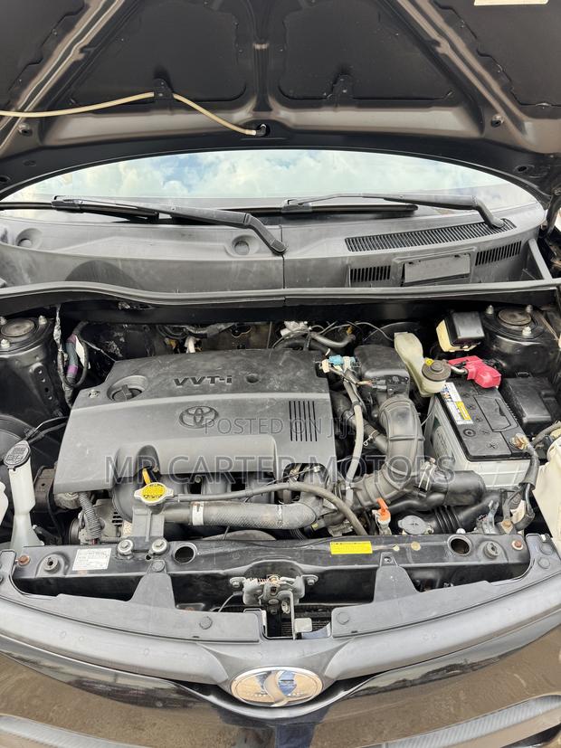 Toyota Sienta 1.5 AWD 2013 Black
